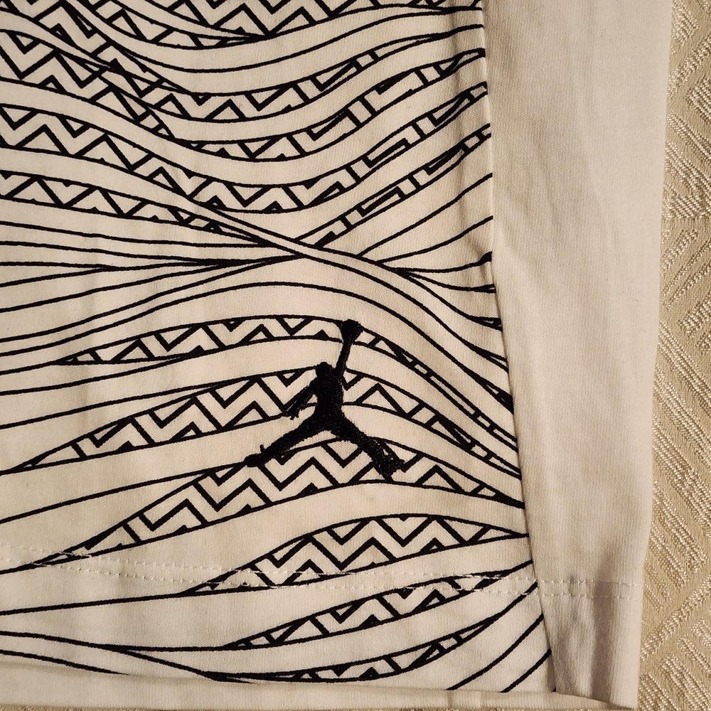 NIKE Jordan Women's White and Black Patterned Tank Top NWT Sz S - Picture 2 of 5